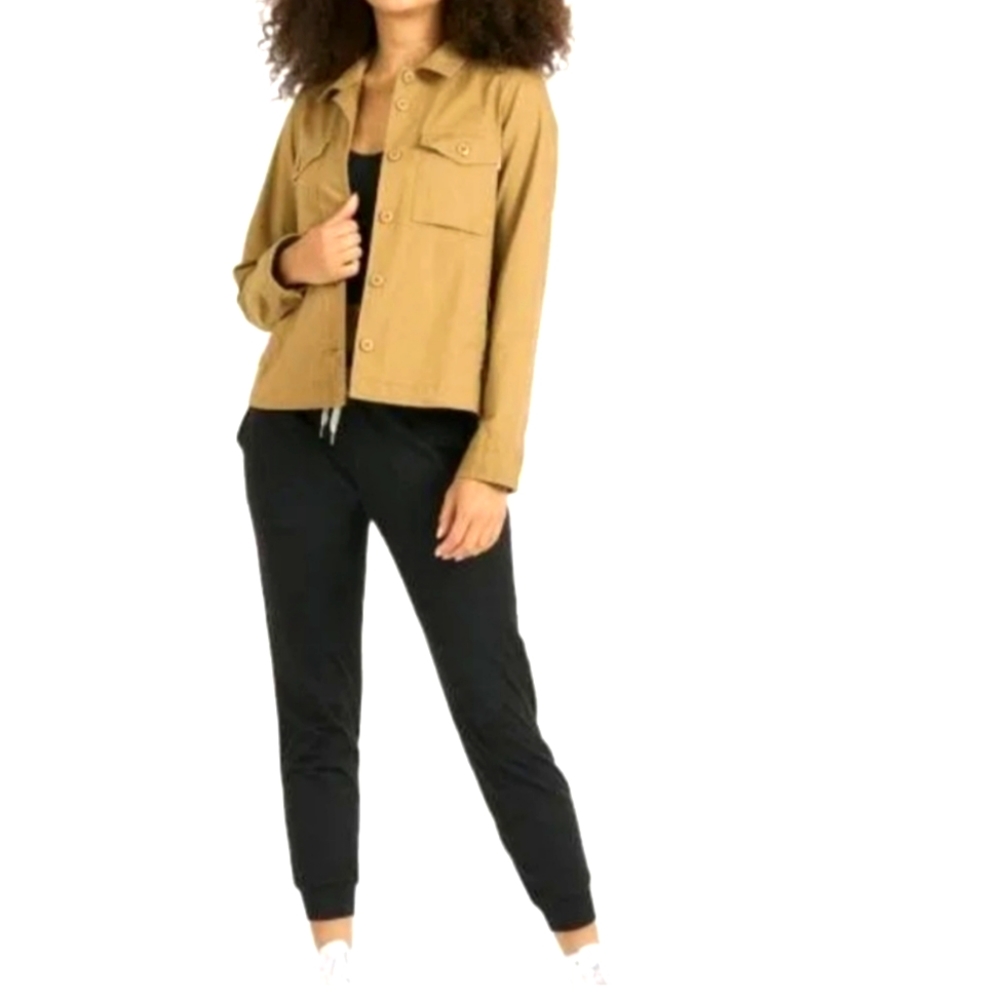 Vuori Ripstop Women’s Jacket in Wheat (Tan)